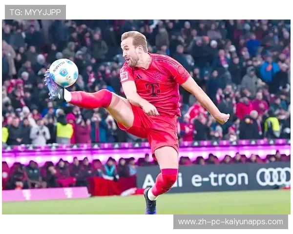 凯恩脚后跟停球潇洒破门，拜仁球迷欢呼不止